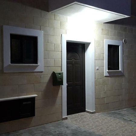 Chris'S Kyklades Holiday Apartment Paralimni Dış mekan fotoğraf